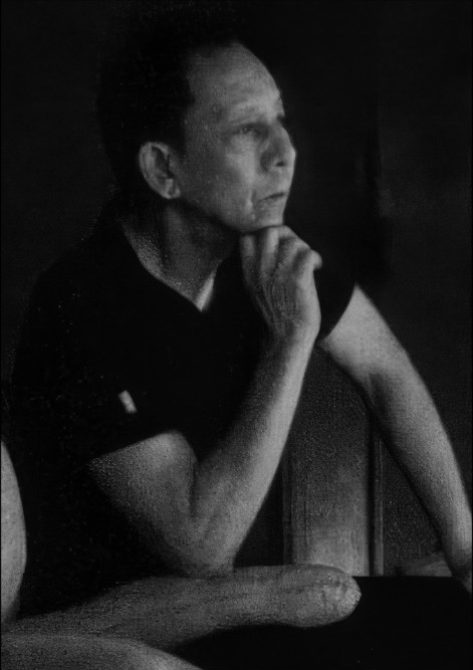 David Lloyd on Ricardo Abad as a collaborator in theatre projects, in part: "It was impossible not to see what a creative force he was, with a brilliant directorial imagination and sense of theatrical space from which I learnt enormously. It's impossible not to believe that he left behind many students who will carry on his work and who were shaped by his rigorous but kindly approach. None could replace him, but I am certain his memory and his practice will live on in their work. I'm honored to have worked with him and to have had the privilege discussing projects together only a few months ago, around which his brilliant insights were in no way diminished by his physical weakness."